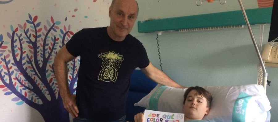 Paco Mir con los niños ingresados Paco Mir con los niños ingresados
