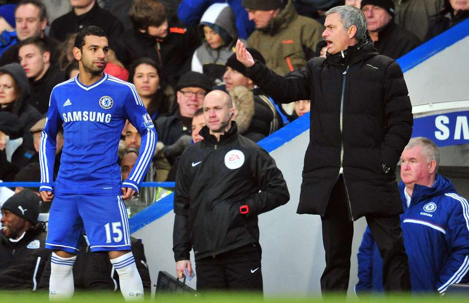Mourinho se defiende: "Dicen que vendí a Salah pero es lo contrario, yo le compré para el Chelsea" Mourinho se defiende: "Dicen que vendí a Salah pero es lo contrario, yo le compré para el Chelsea"