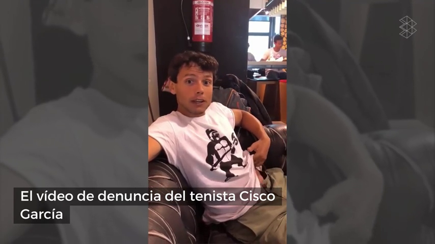 El tenista paralímpico Cisco García denuncia que Ryanair y AENA le impidieron subir al avión en silla de ruedas El tenista paralímpico Cisco García denuncia que Ryanair y AENA le impidieron subir al avión en silla de ruedas