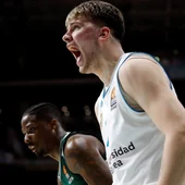 Doncic celebra su canasta ante el Panathinaikos Doncic celebra su canasta ante el Panathinaikos