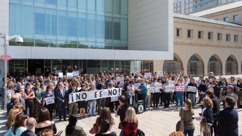 Concentraci&oacute;n en Zaragoza contra la sentencia