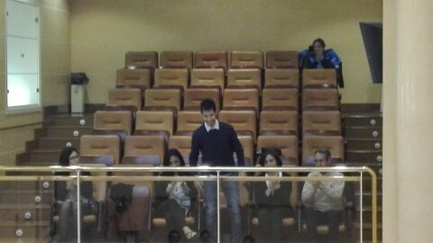 Javier Guerra en el sal&oacute;n de Plenos del Ayuntamiento.