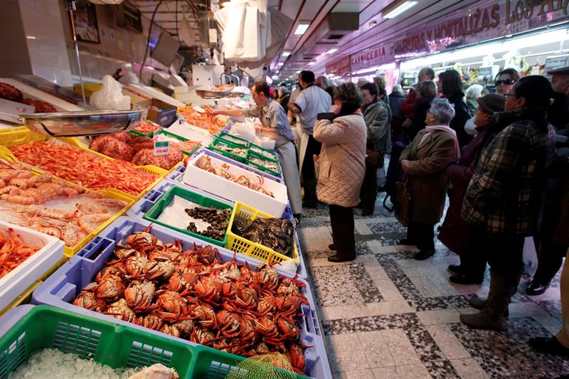 AVACU pide responsabilidad a las familias por el gasto de comidas y cenas navideñas AVACU pide responsabilidad a las familias por el gasto de comidas y cenas navideñas