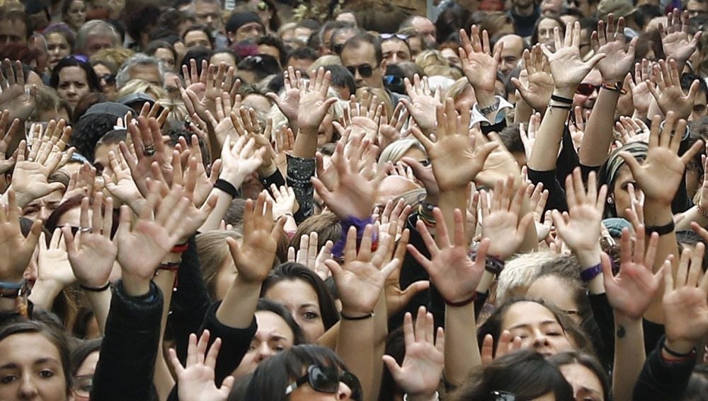 Miles de personas se manifiestan en Pamplona contra la sentencia de La Manada Miles de personas se manifiestan en Pamplona contra la sentencia de La Manada