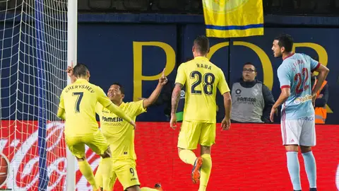 Bacca celebra un gol Bacca celebra un gol