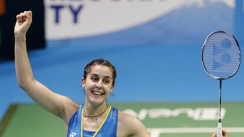 Carolina Mar&iacute;n celebra la victoria en un partido del campeonato de Europa