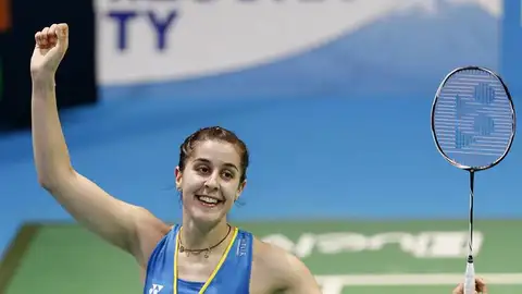 Carolina Marín celebra la victoria en un partido del campeonato de Europa Carolina Marín celebra la victoria en un partido del campeonato de Europa