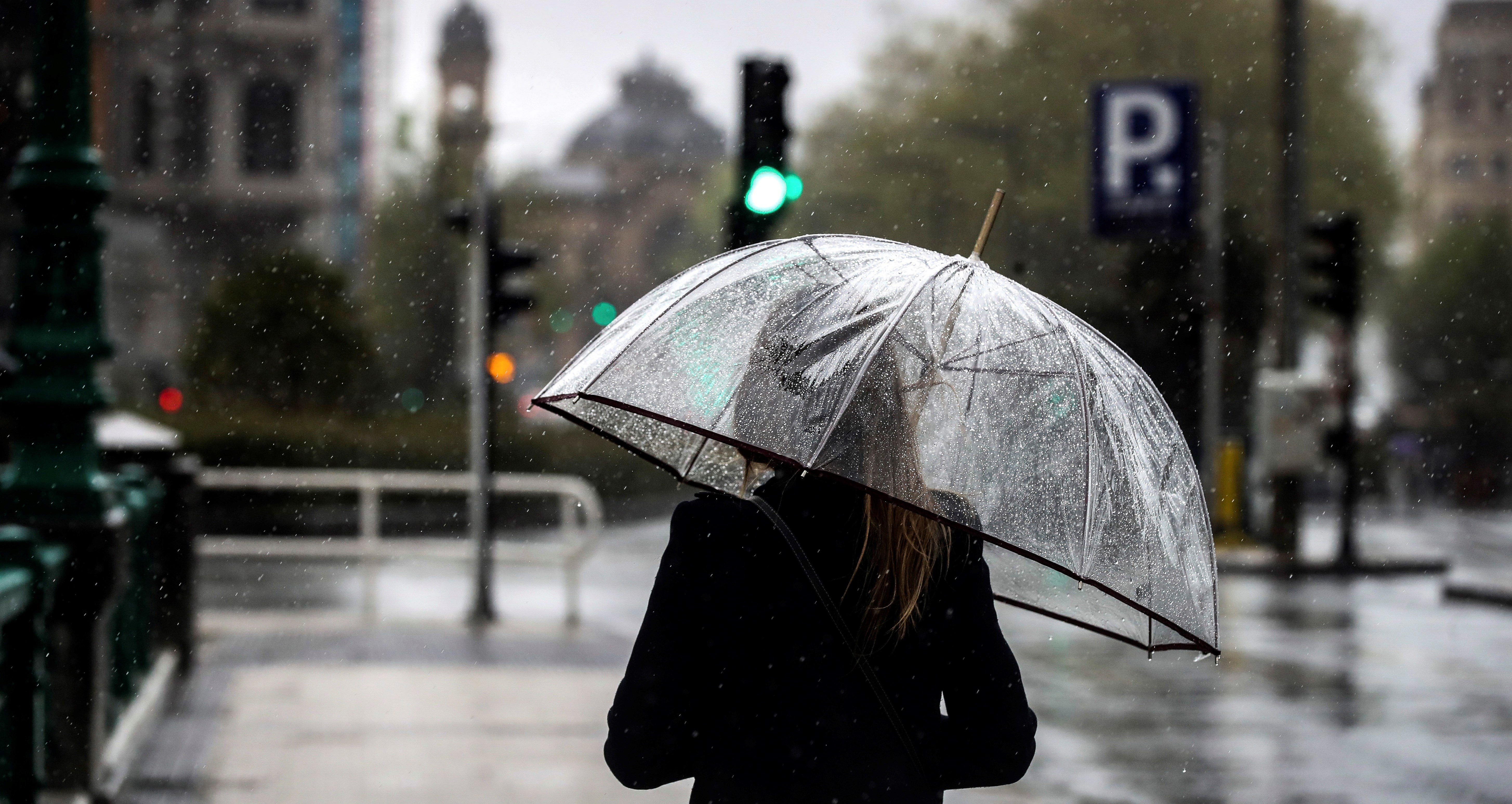 Este martes, lluvias fuertes en Galicia y descenso de las temperaturas en la mitad norte peninsular Este martes, lluvias fuertes en Galicia y descenso de las temperaturas en la mitad norte peninsular