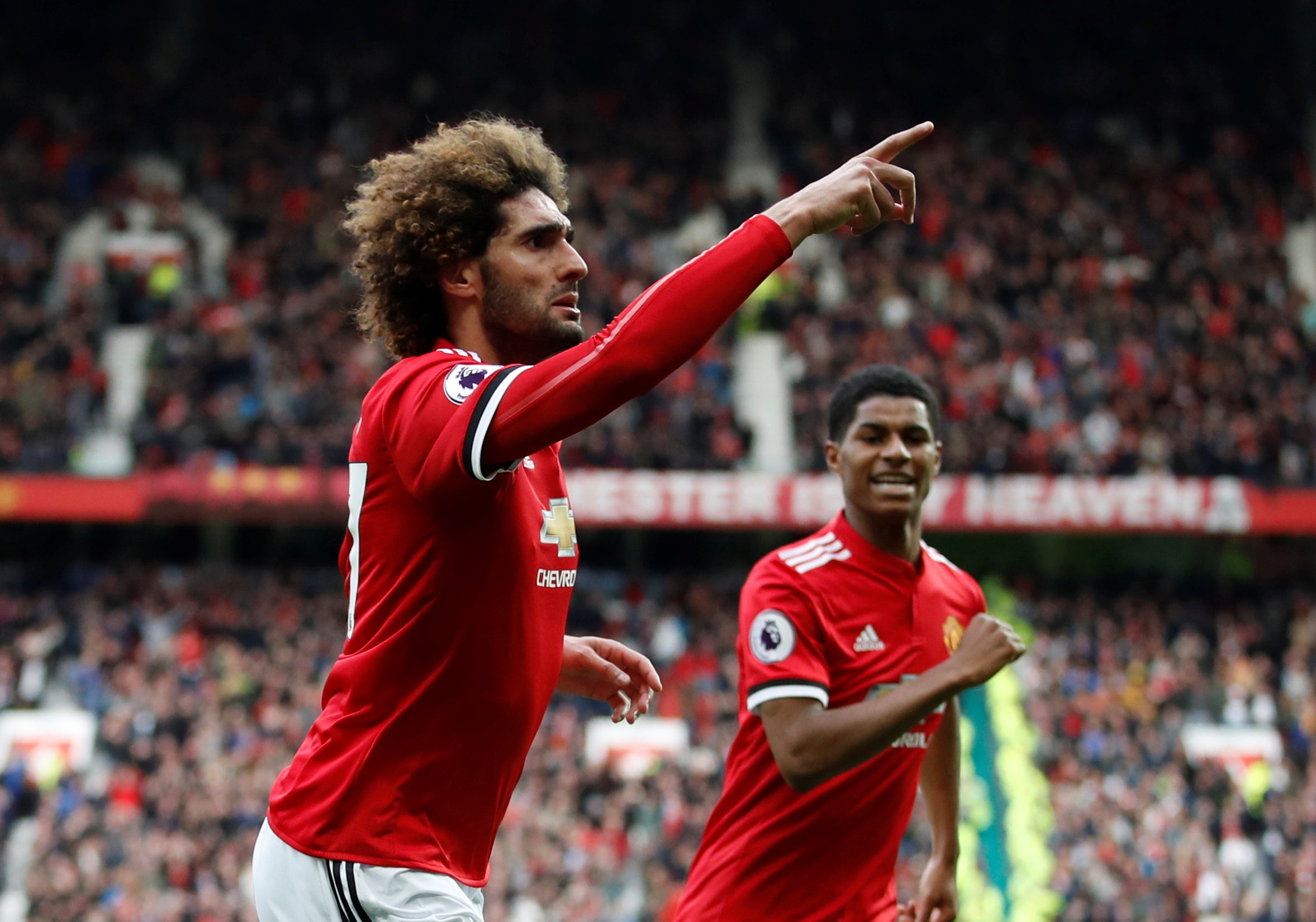 Fellaini da la victoria en el descuento al Manchestrer United frente a un Arsenal repleto de suplentes Fellaini da la victoria en el descuento al Manchestrer United frente a un Arsenal repleto de suplentes