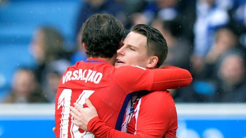 Gameiro se abraza a Vrsaljko