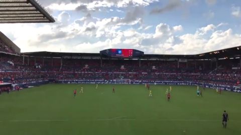 El estadio de Osasuna clama contra la sentencia de 'La Manada': "No es abuso, es violaci&oacute;n"