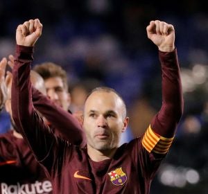 Andrés Iniesta celebra el título liguero en Riazor Andrés Iniesta celebra el título liguero en Riazor