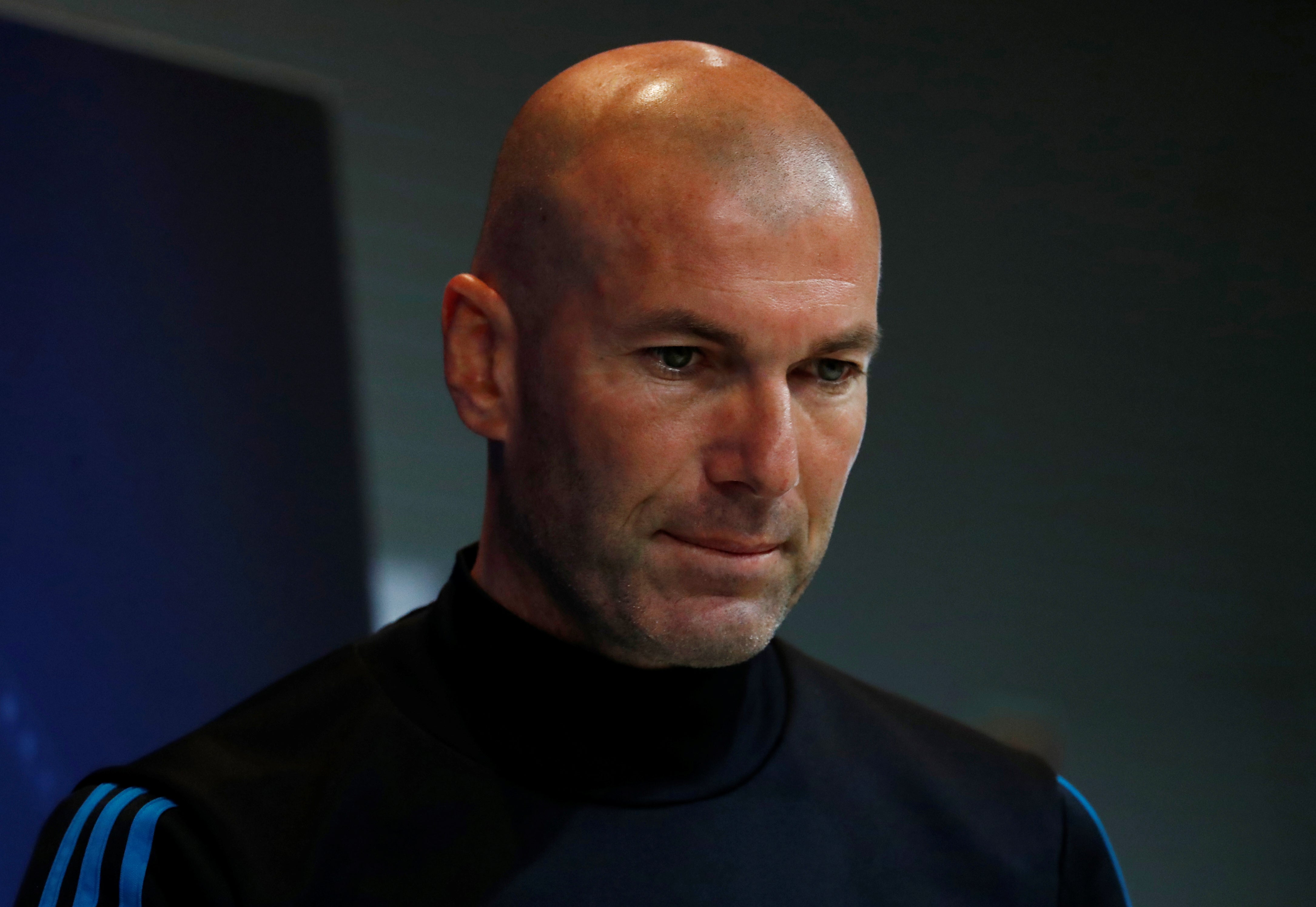 Zidane: "Ni recular ni especular, tenemos que salir a ganar" Zidane: "Ni recular ni especular, tenemos que salir a ganar"