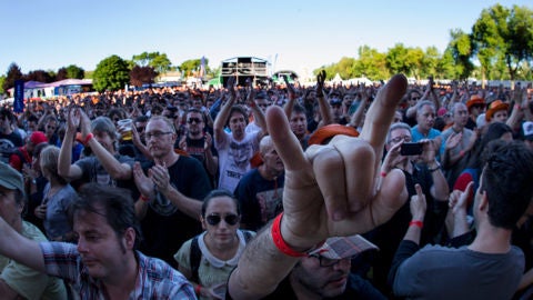 Gente en un festival