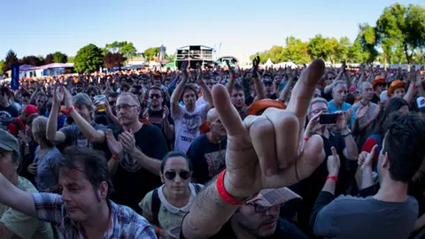 Gente en un festival Gente en un festival