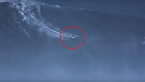 Rodrigo Koxa, surfeando la ola m&aacute;s grande de la historia