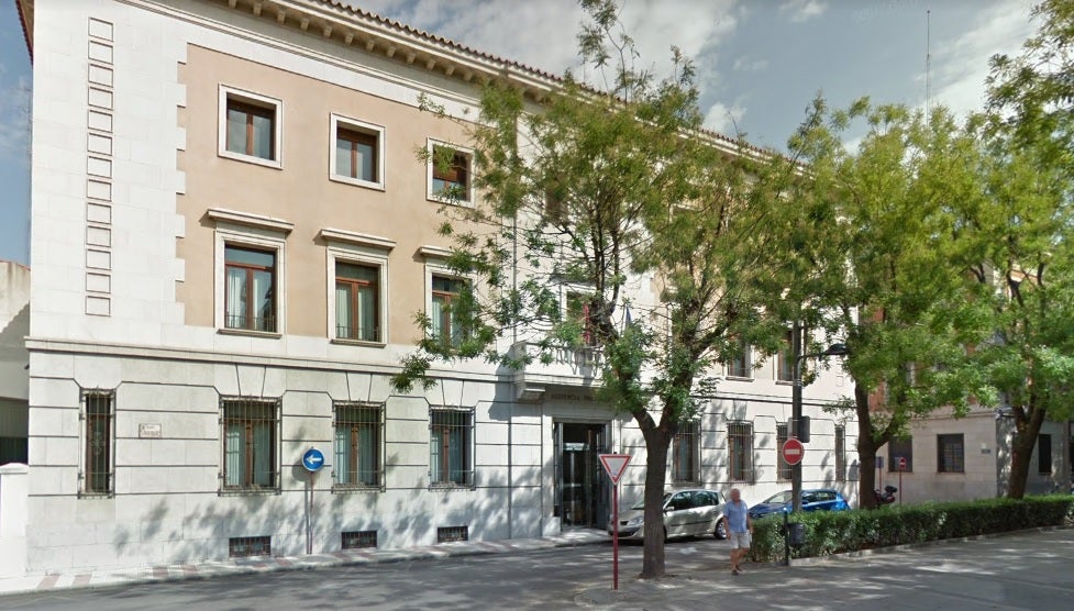 Piden 25 años para el acusado de asesinar a su mujer a puñaladas en presencia de su hija Piden 25 años para el acusado de asesinar a su mujer a puñaladas en presencia de su hija