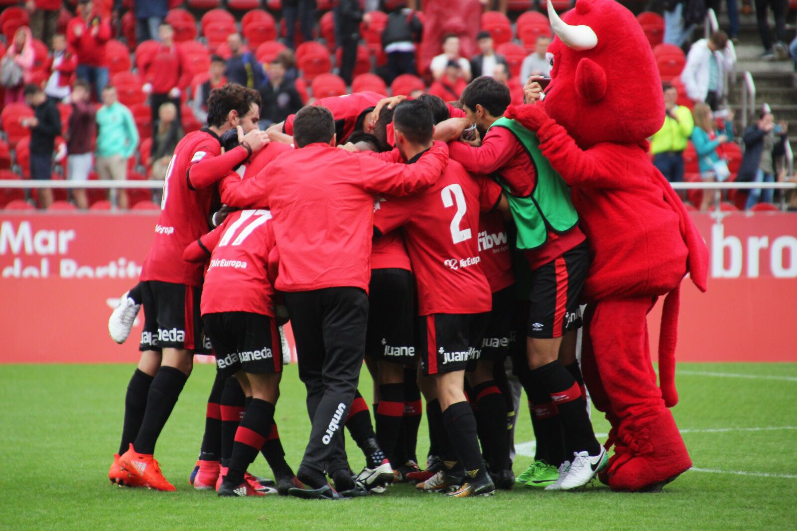 El Mallorca aplaza el alirón El Mallorca aplaza el alirón