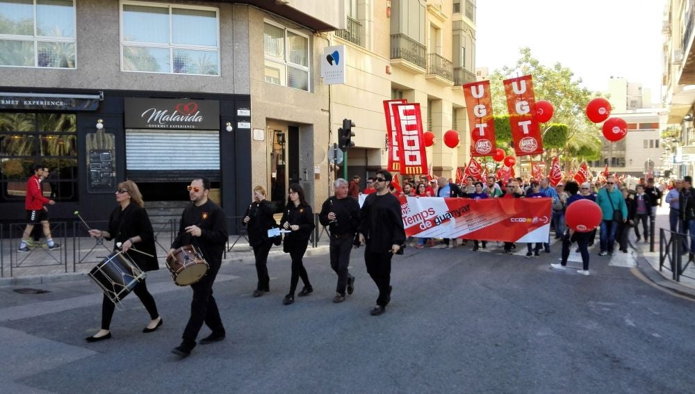 Cabecera de la manifestación del 1 de mayo en Elche