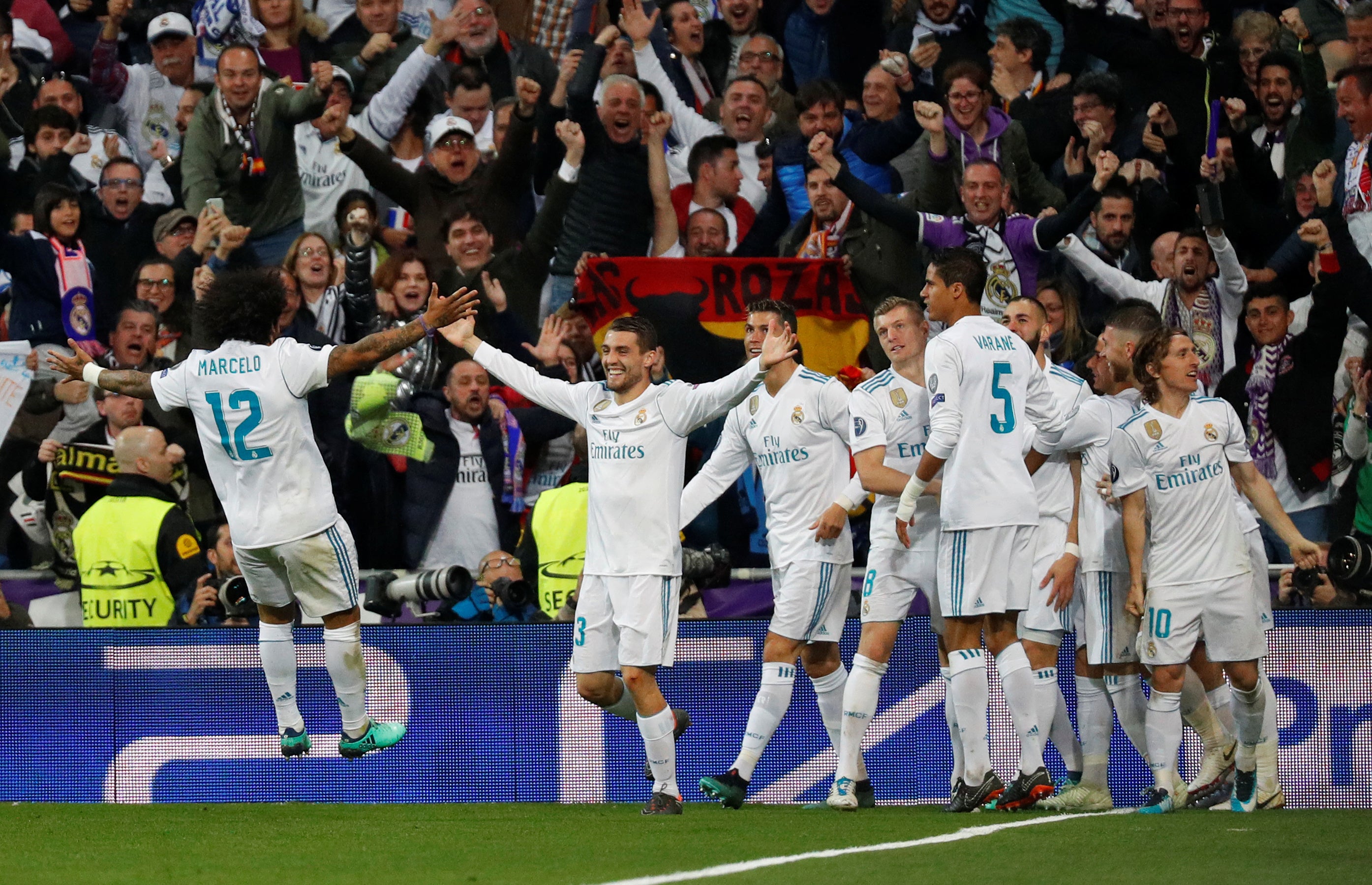 Real Madrid 2-2 Bayern | El Madrid se clasifica para su tercera final de Champions consecutiva tras un sufrido empate Real Madrid 2-2 Bayern | El Madrid se clasifica para su tercera final de Champions consecutiva tras un sufrido empate