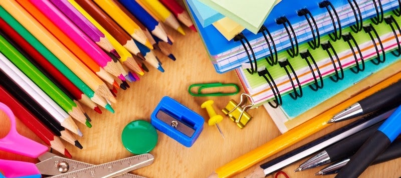 El PSOE acusa al Gobierno de seguir sin recuperar el nivel de ayudas escolares para las familias El PSOE acusa al Gobierno de seguir sin recuperar el nivel de ayudas escolares para las familias