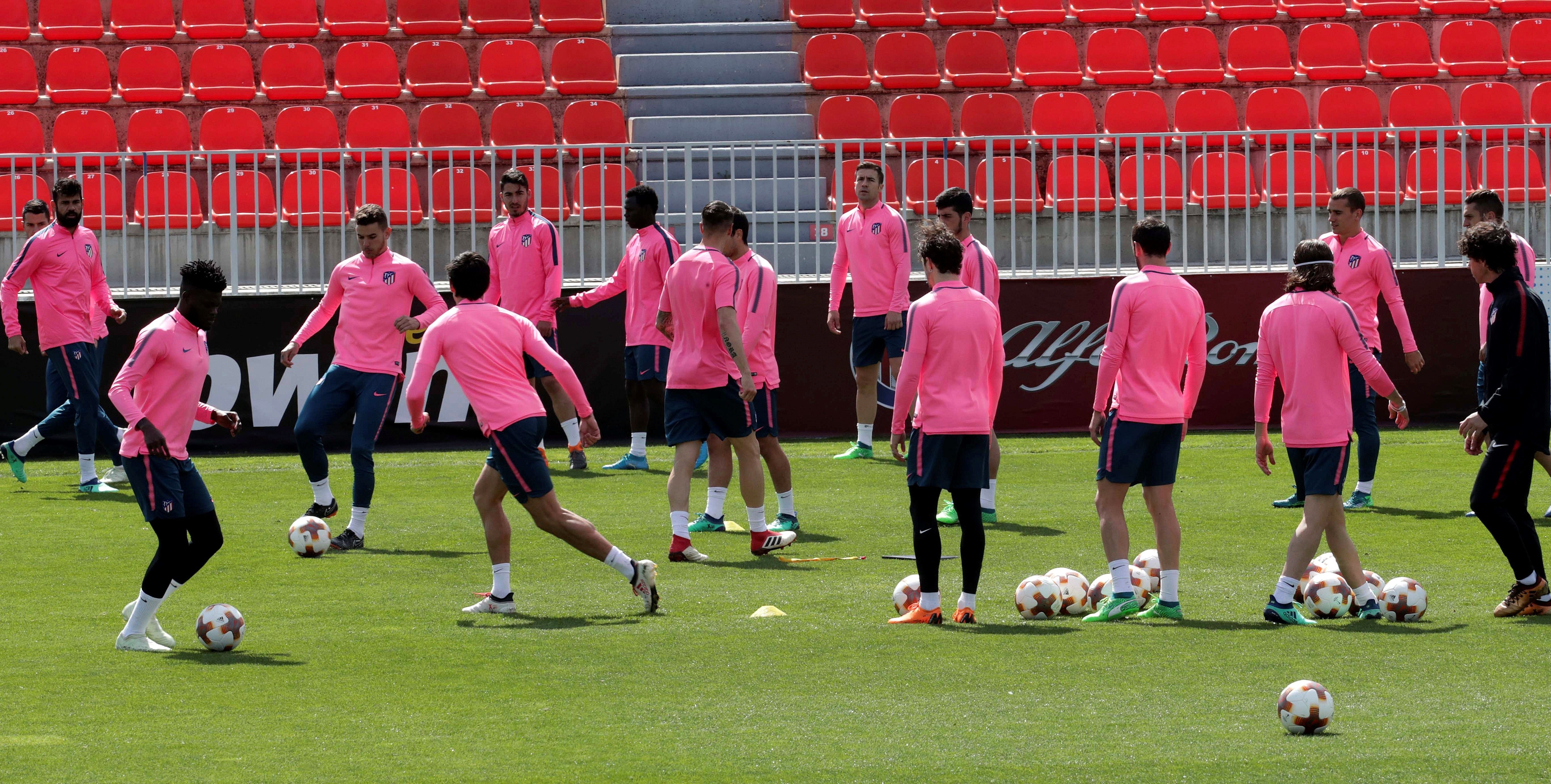 El Atlético completa su último entrenamiento antes de medirse al Arsenal El Atlético completa su último entrenamiento antes de medirse al Arsenal