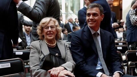 Pedro S&aacute;nchez y Manuela Carmena