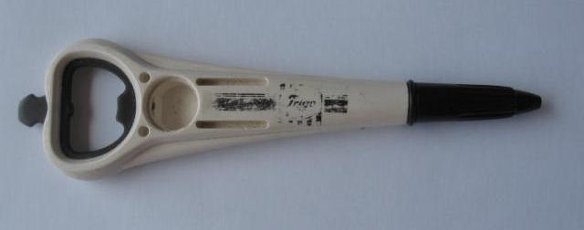 La Biblioteca Pública de Ciudad Real acoge la mayor exposición de bolígrafos de España La Biblioteca Pública de Ciudad Real acoge la mayor exposición de bolígrafos de España