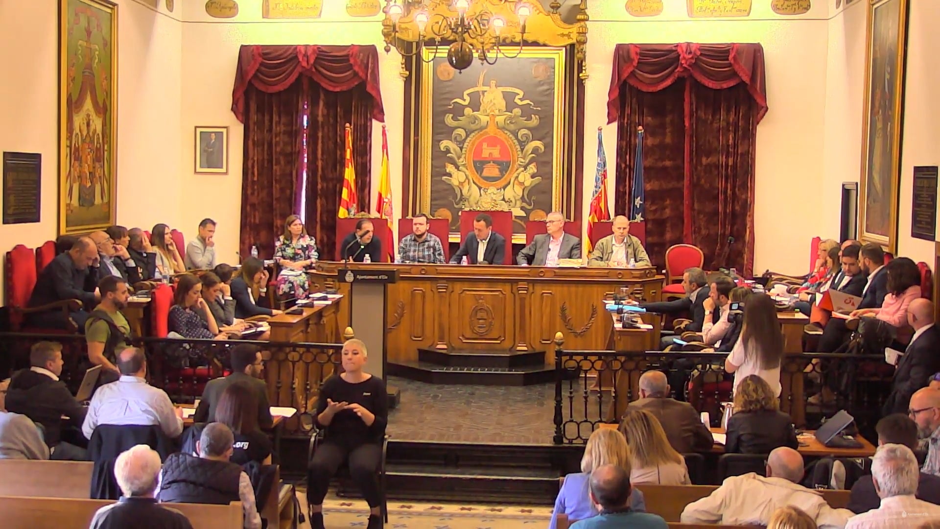 El tripartito de Elche aprovecha la ausencia de dos ediles del PP para darse 90 días para consensuar el proyecto de la Corredora El tripartito de Elche aprovecha la ausencia de dos ediles del PP para darse 90 días para consensuar el proyecto de la Corredora