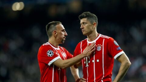 Ribery y Lewandowski se lamentan tras la eliminaci&oacute;n ante el Real Madrid