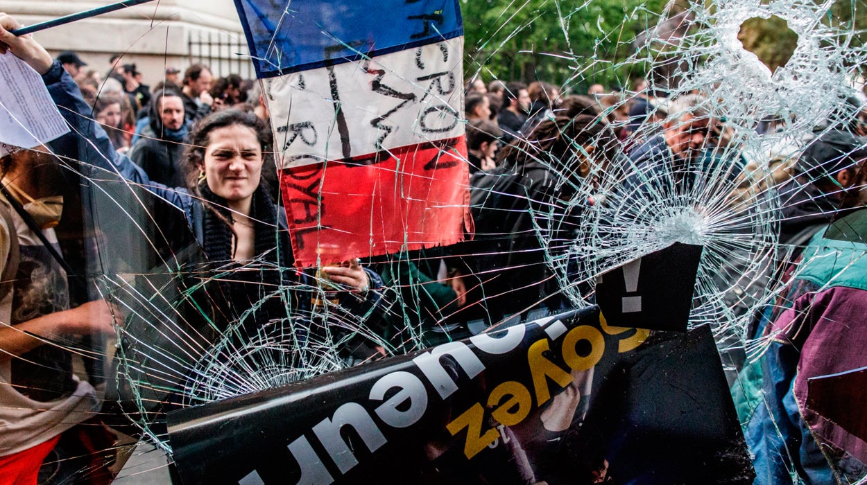 Mas de cien personas siguen arrestadas tras los disturbios del 1 de mayo en París Mas de cien personas siguen arrestadas tras los disturbios del 1 de mayo en París