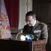 El general Sanz y calabria recibe el Premio Daoíz 2013