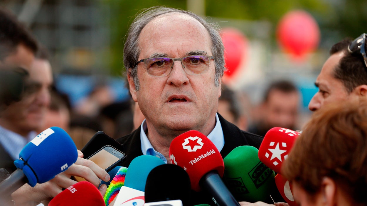 Ángel Gabilondo: "No me gusta nada lo ocurrido en Móstoles, pero me remito al partido" Ángel Gabilondo: "No me gusta nada lo ocurrido en Móstoles, pero me remito al partido"