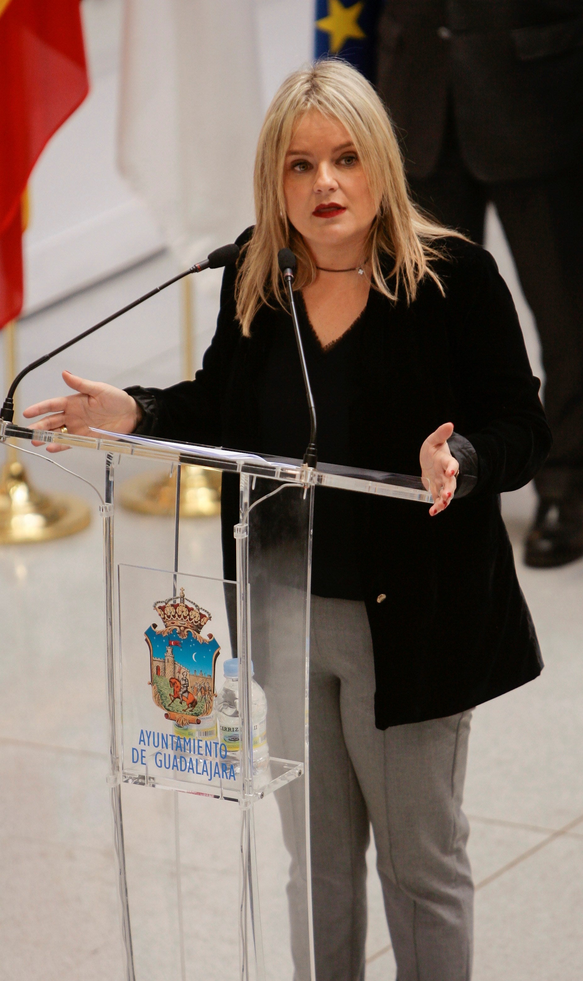 Las víctimas denuncian en su homenaje en el Congreso la "humillante" entrevista a Otegi en TVE Las víctimas denuncian en su homenaje en el Congreso la "humillante" entrevista a Otegi en TVE