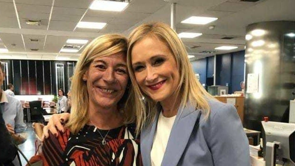 El juez imputa a la profesora del máster de Cifuentes y a la secretaria que presuntamente alteró sus notas El juez imputa a la profesora del máster de Cifuentes y a la secretaria que presuntamente alteró sus notas