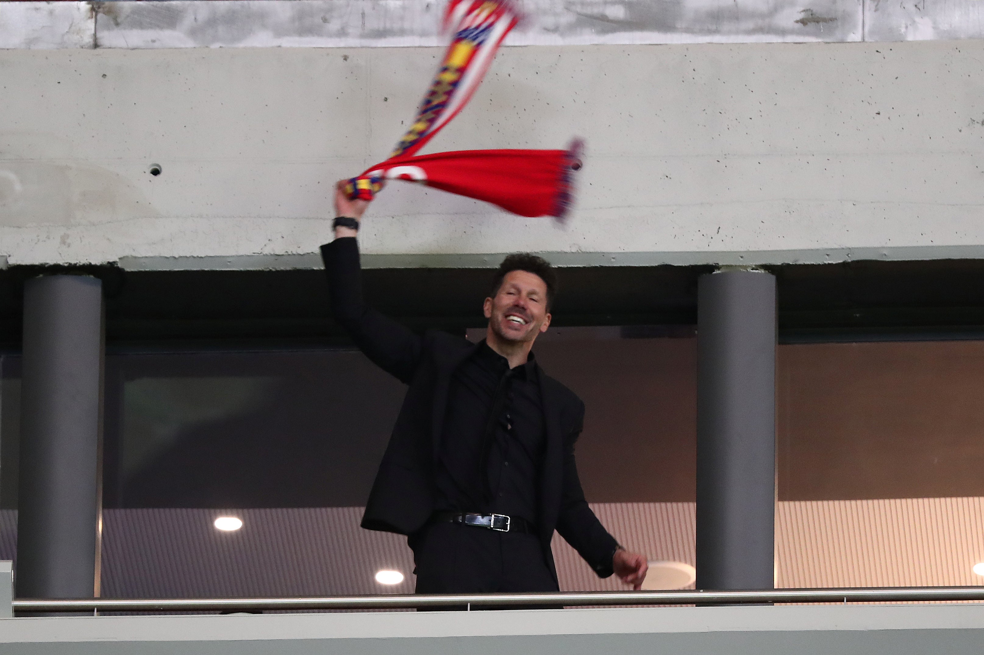 Simeone: "Pude palpar lo que siente un hincha, es la primera página que se escribe en este estadio" Simeone: "Pude palpar lo que siente un hincha, es la primera página que se escribe en este estadio"
