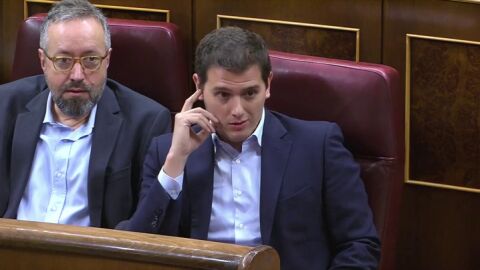Rajoy critica a Rivera su postura en el conflicto catal&aacute;n: "Est&aacute; usted de 'aprovechategui' en un tema importante" 