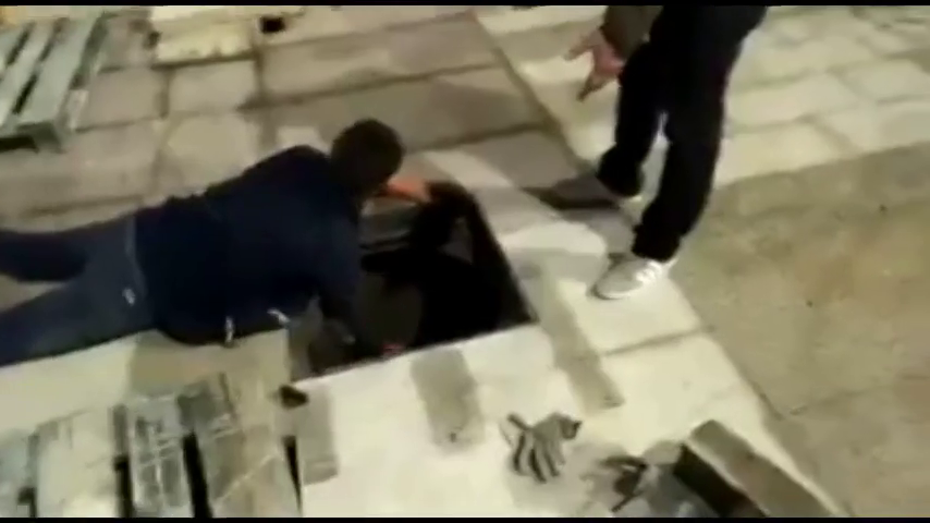 El vídeo viral de una caída por una alcantarilla en Gijón del que habla todo el mundo El vídeo viral de una caída por una alcantarilla en Gijón del que habla todo el mundo