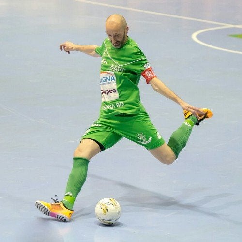 Javi Eseverri: "Se me aparece el diablillo que me dice que son mis últimos partidos" Javi Eseverri: "Se me aparece el diablillo que me dice que son mis últimos partidos"