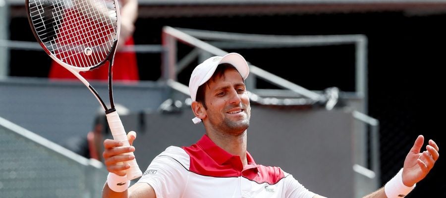 Djokovic se lamenta tras un punto ante Edmund Djokovic se lamenta tras un punto ante Edmund