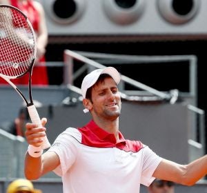 Djokovic se lamenta tras un punto ante Edmund Djokovic se lamenta tras un punto ante Edmund