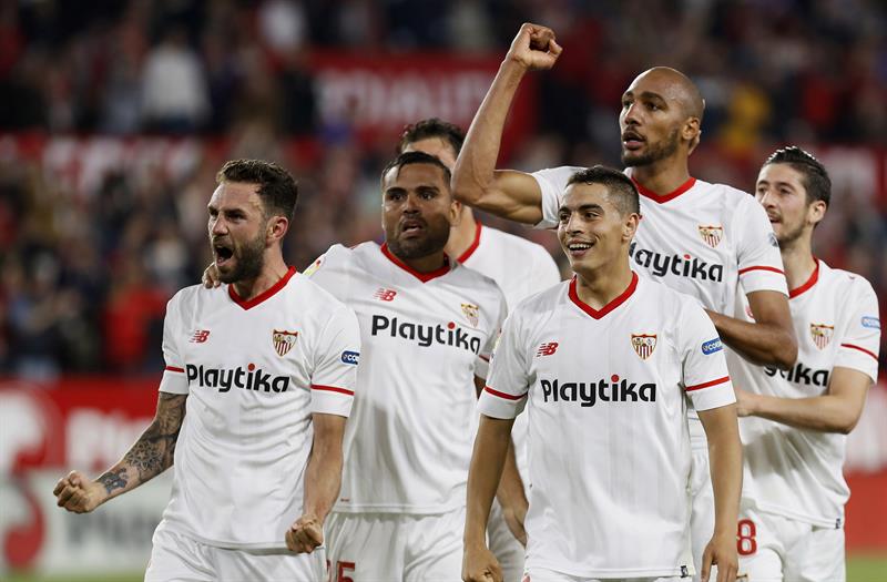 Sevilla 3-2 Real Madrid. Los de Zidane caen en el Pizjuán con la cabeza puesta en la final de Kiev Sevilla 3-2 Real Madrid. Los de Zidane caen en el Pizjuán con la cabeza puesta en la final de Kiev