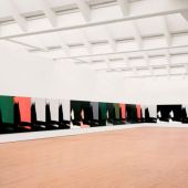 La serie 'sombras' de Andy Warlhol en el Museo Guggenheim de Bilbao