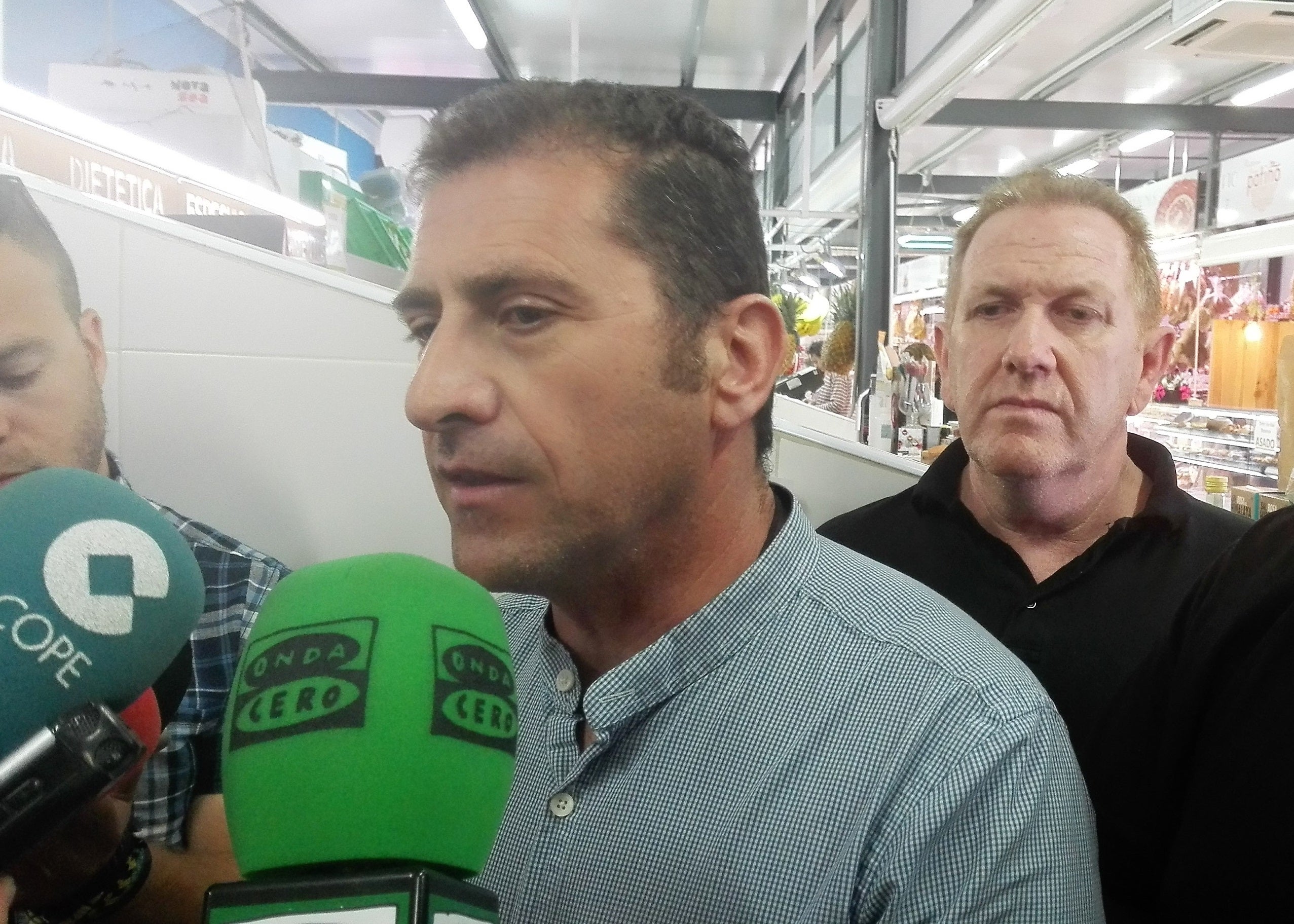 Manuel Valverde, portavoz de los placeros del Mercado Provisional Manuel Valverde, portavoz de los placeros del Mercado Provisional