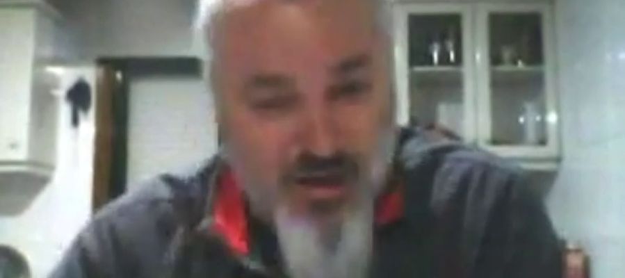 Un profesor de la Universidad de Santiago de Compostela sobre la víctima de la manada: “La chavala se deja hacer evidentemente y disfruta" Un profesor de la Universidad de Santiago de Compostela sobre la víctima de la manada: “La chavala se deja hacer evidentemente y disfruta"