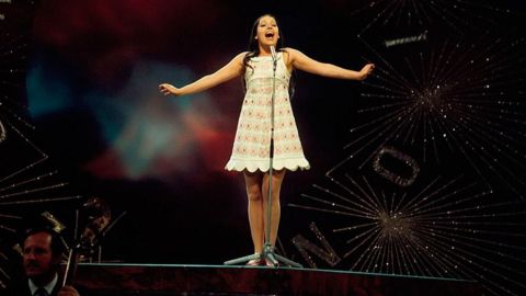 Massiel durante su actuaci&oacute;n en el Festival de Eurovisi&oacute;n de 1968. (Foto: RTVE).