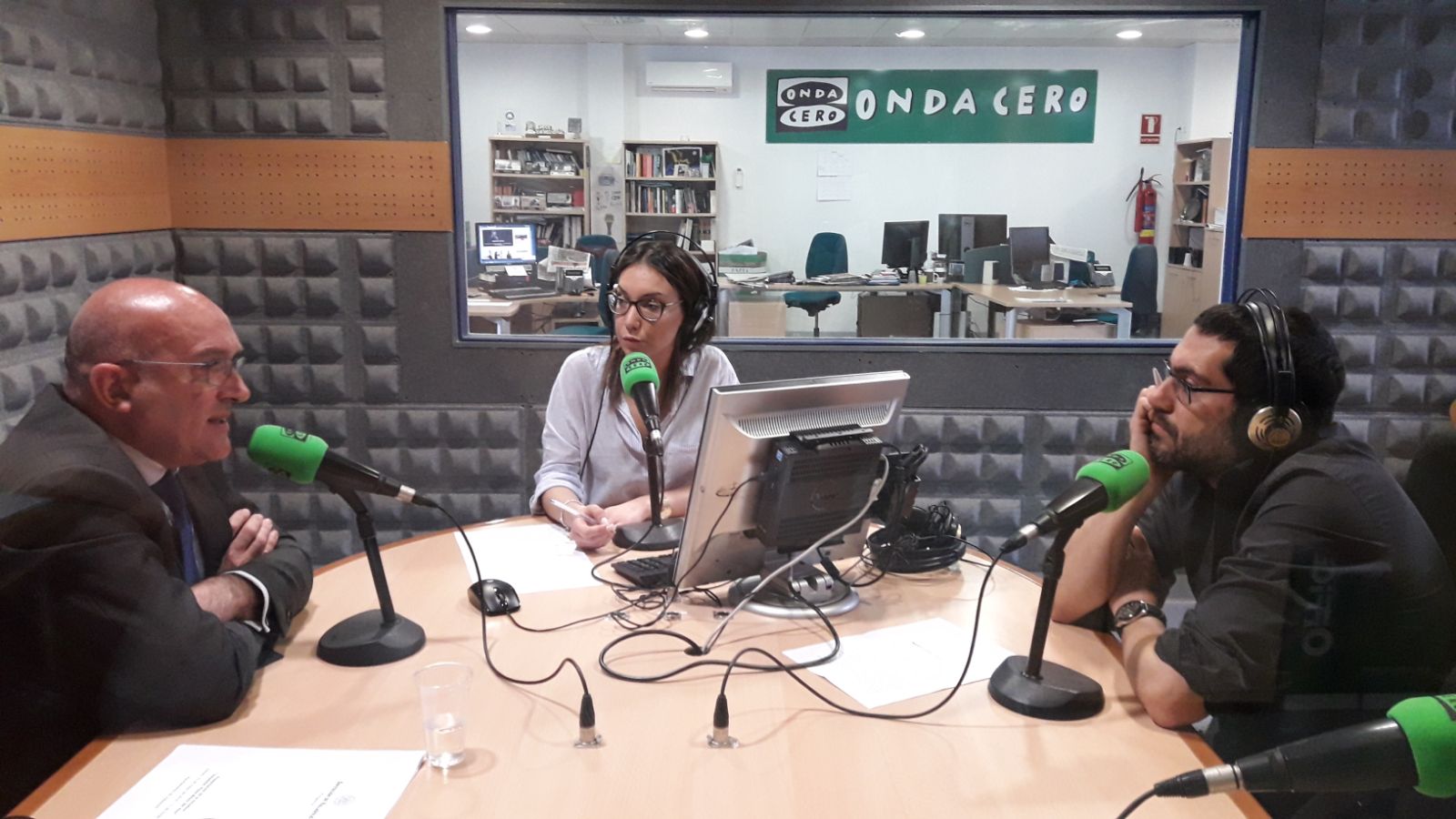 Carnero califica de “despropósito” la situación en los Plenos y pide rebajar la por “responsabilidad” Carnero califica de “despropósito” la situación en los Plenos y pide rebajar la por “responsabilidad”