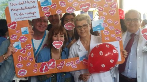 Besos y sonrisas para los ni&ntilde;os hospitalizados en Asturias