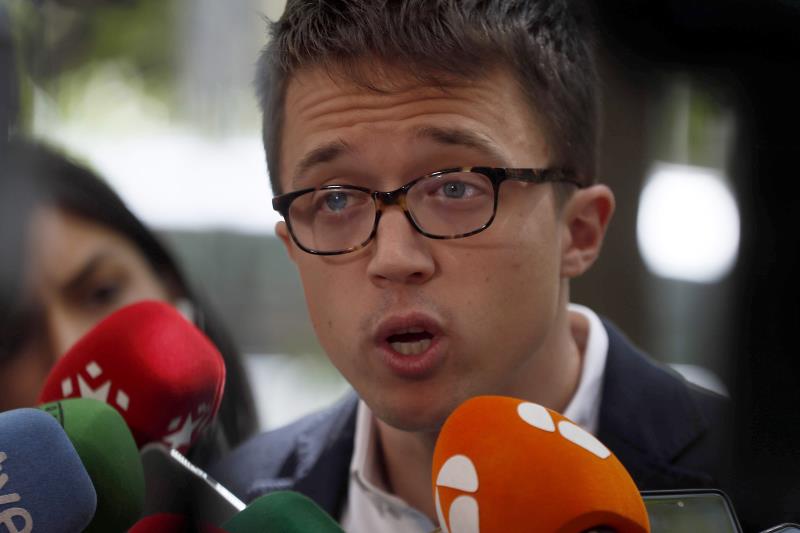 Errejón pide a Garrido que "se disculpe" tras la imputación de Cristina Cifuentes Errejón pide a Garrido que "se disculpe" tras la imputación de Cristina Cifuentes