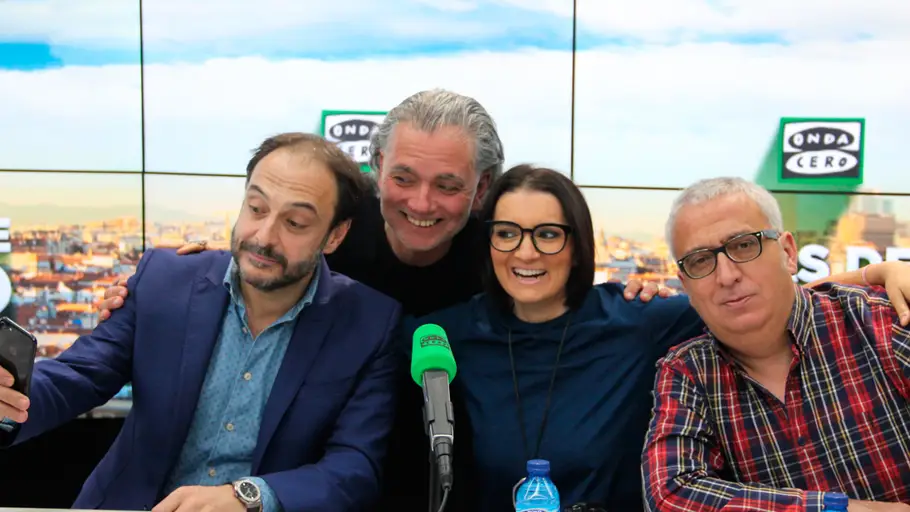 Roberto Vilar, Silvia Abril y Leo Harlem con Juan Ramón Lucas Roberto Vilar, Silvia Abril y Leo Harlem con Juan Ramón Lucas